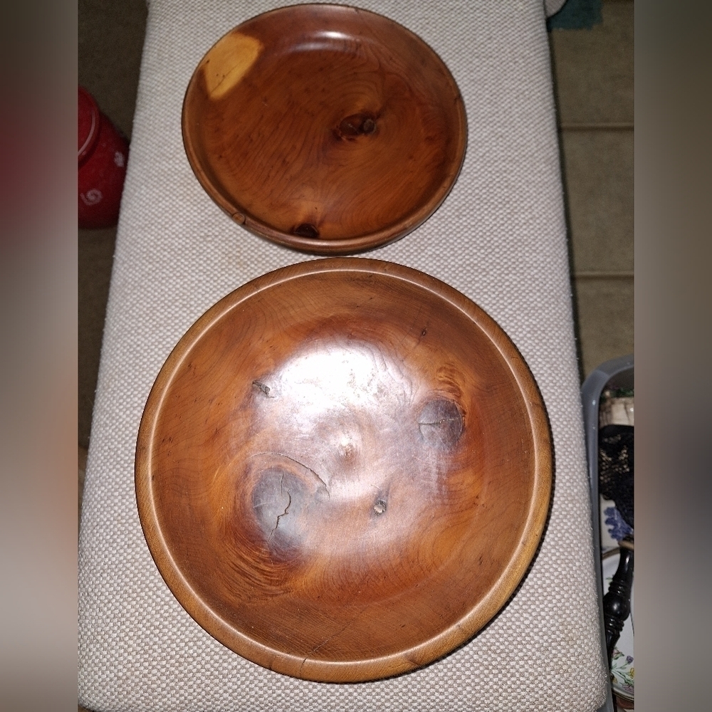 A handmade wooden bowl. It is signed, but I'm not certain of the name. - Picture 3 of 4